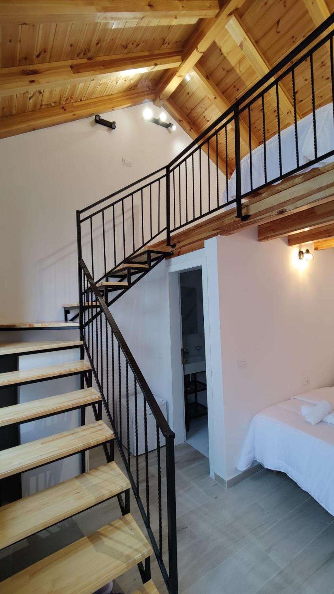 Gogo Moustache Guest House Permet Exterior photo