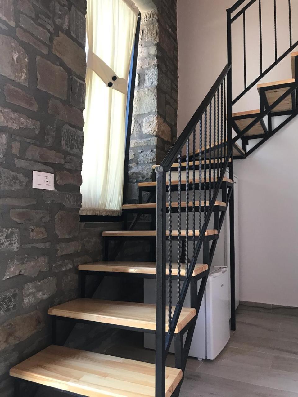 Gogo Moustache Guest House Permet Exterior photo