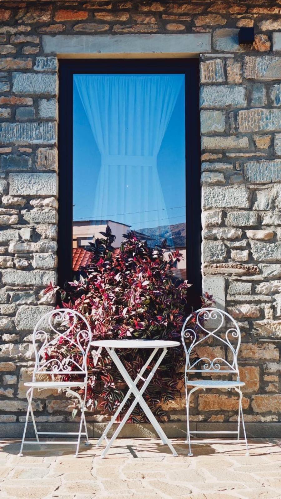 Gogo Moustache Guest House Permet Exterior photo